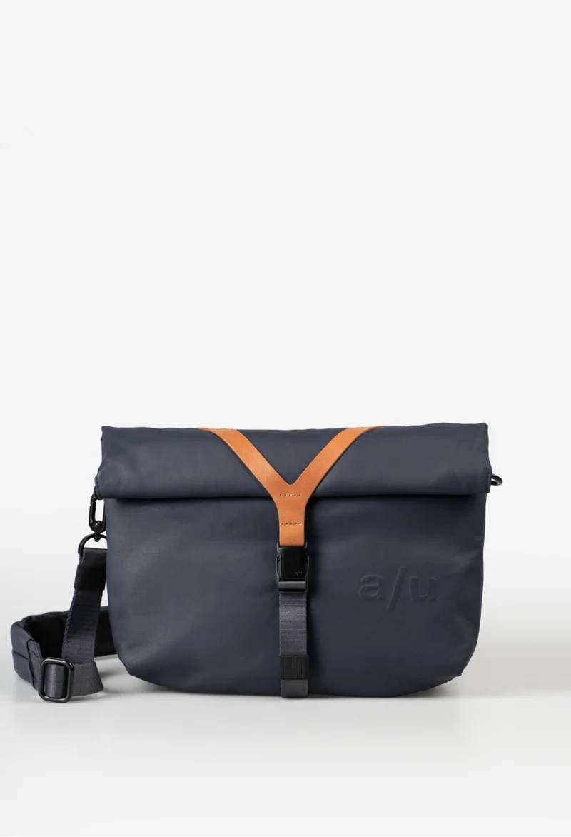 Aunts & Uncles Takahashi RE Überschlagtasche