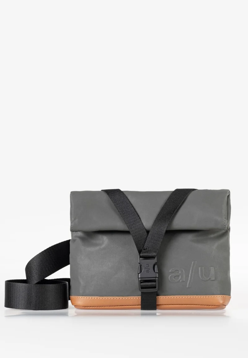 Aunts & Uncles Tsu Gürteltasche