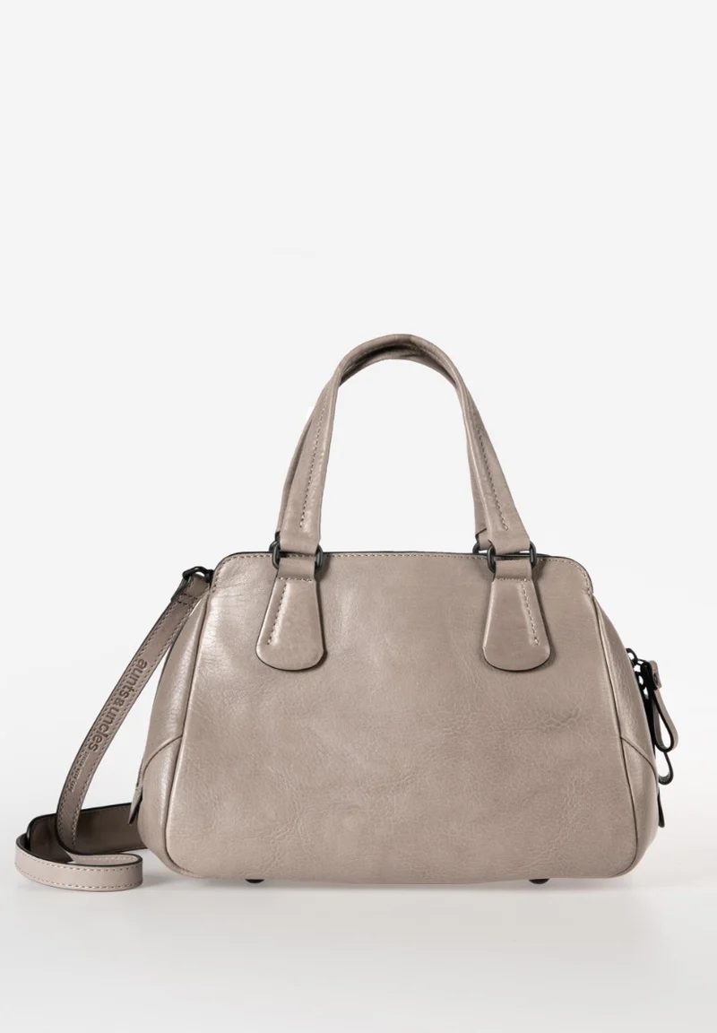 Aunts & Uncles Mrs. Riemenhandtasche