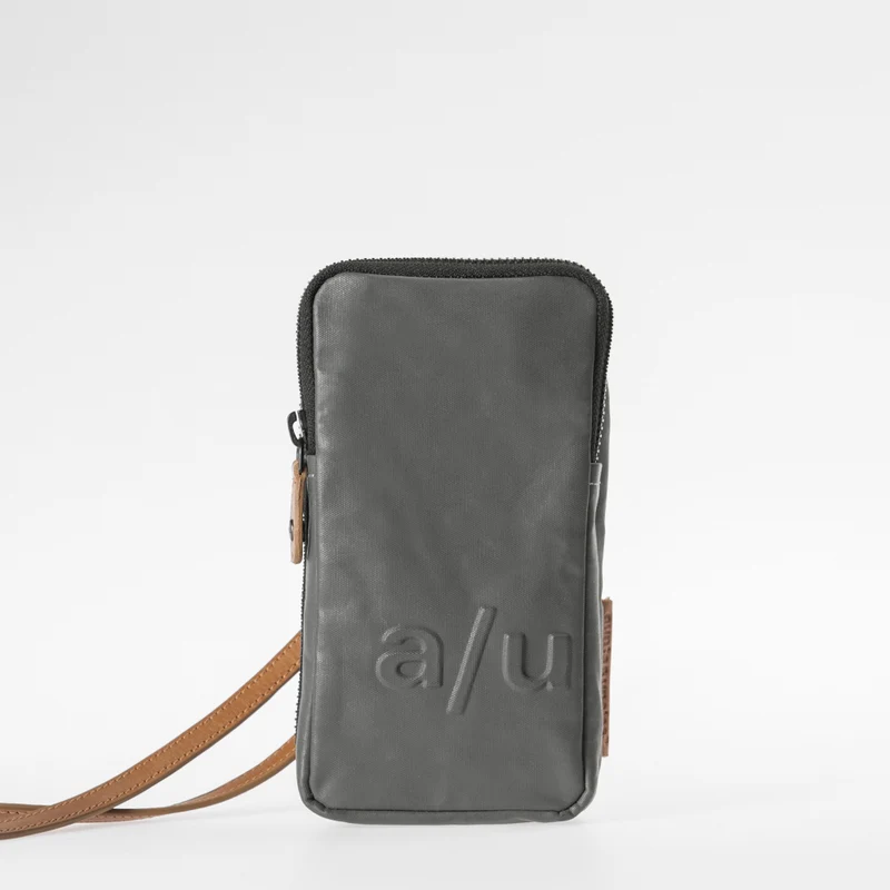 Aunts & Uncles Uji Handytasche