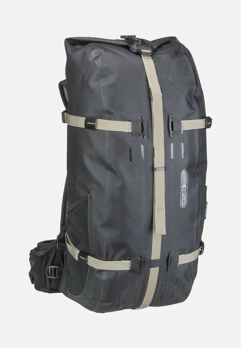 Atrack 35L Schwarz - Reiserucksack