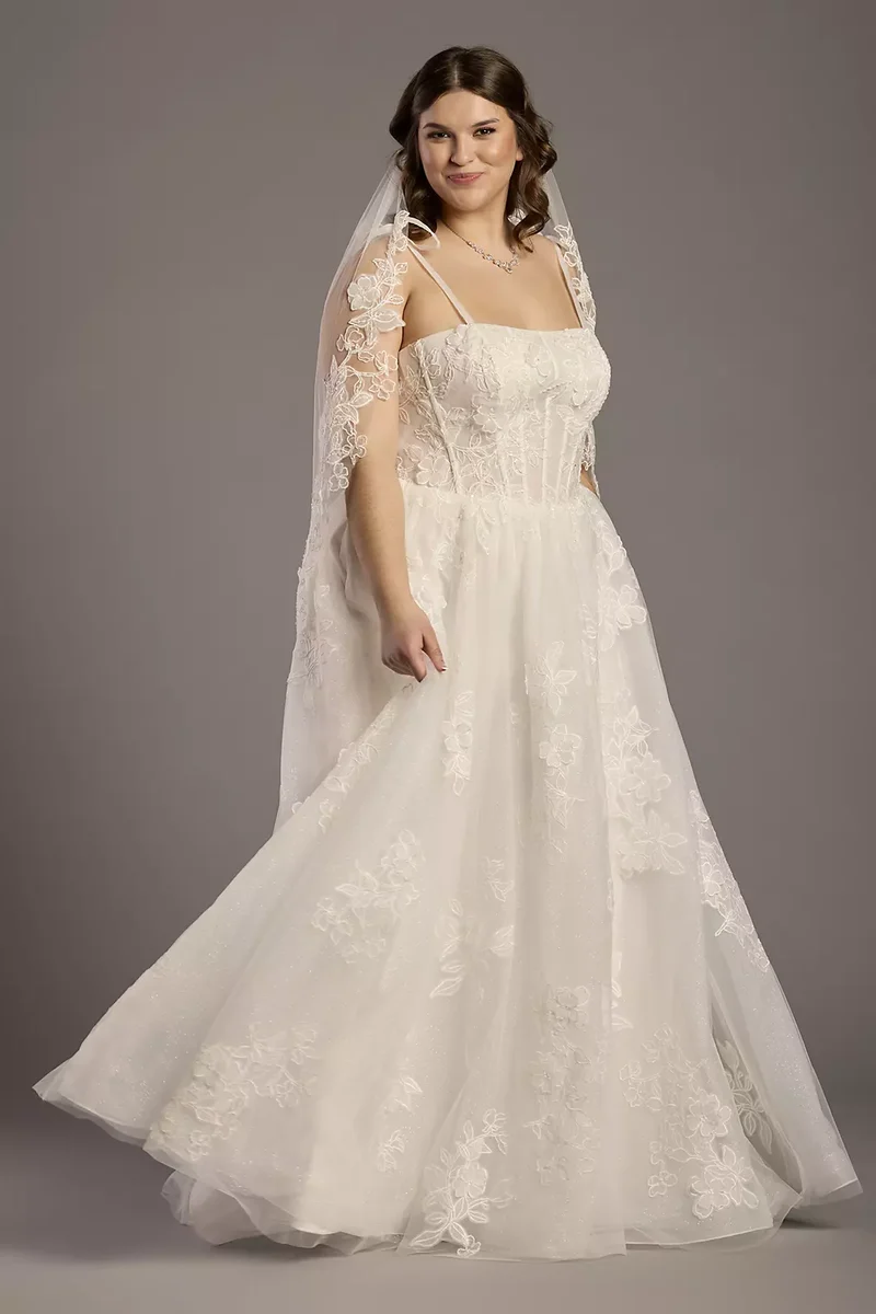 Floral Applique Fingertip Veil