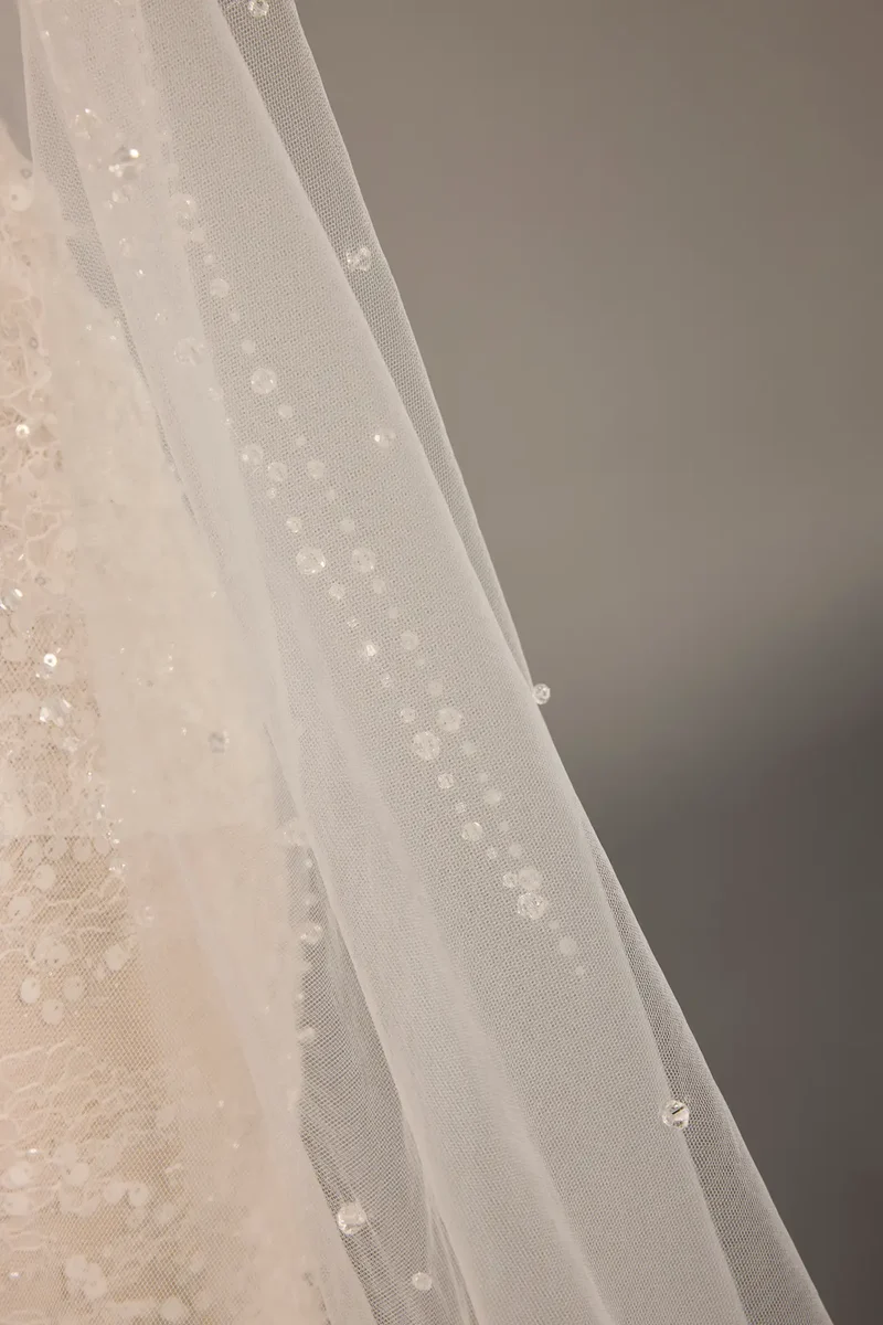 Glamour Drip Veil